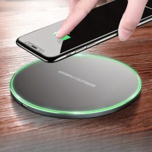 Portable Travel Charger, Round Thin Design, 15W Fast Charging Magnetic Wireless Charger with USB Connector, Compatible with Apple and for SamSung Phones, USB-Powered, 36V Max Voltage, Fast Charging Function, No Battery Required