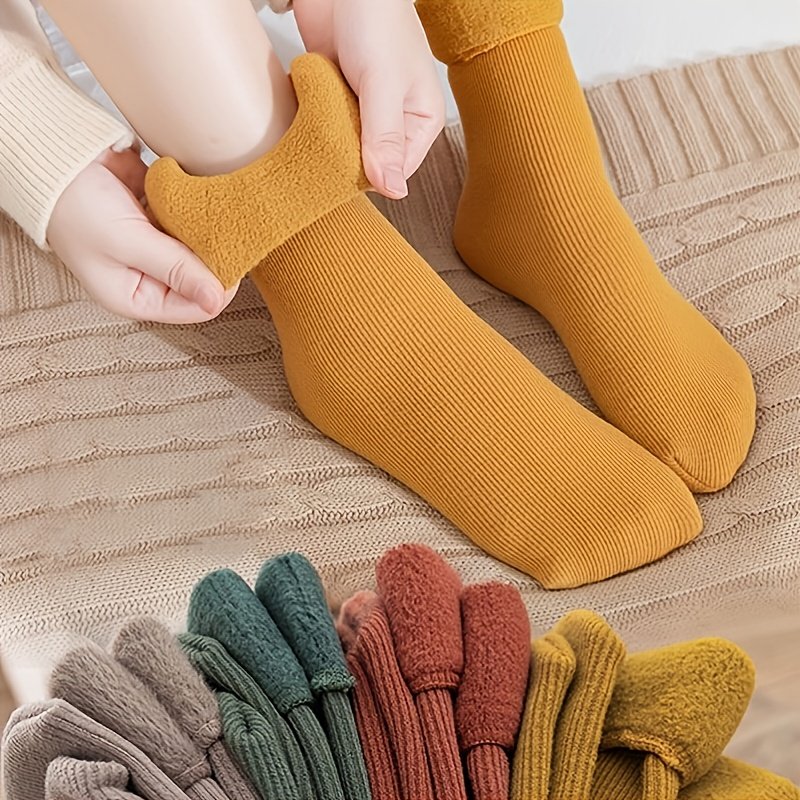 5 Pairs Women's Solid Fuzzy Thermal Mid Tube Floor Socks - Image 6