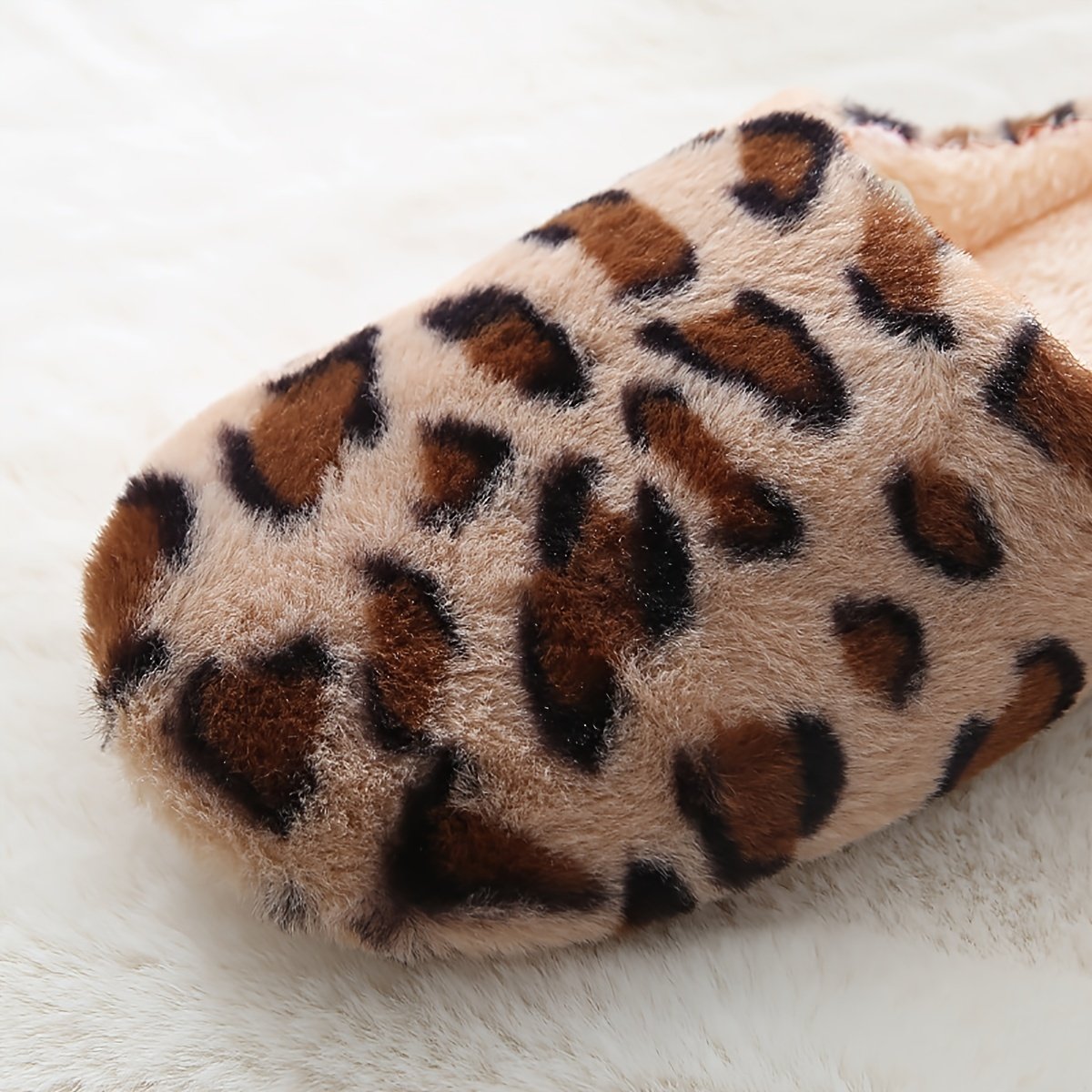 Women's Fluffy Home Slippers, Soft & Comfortable Leopard Pattern Indoor Slides - Image 4
