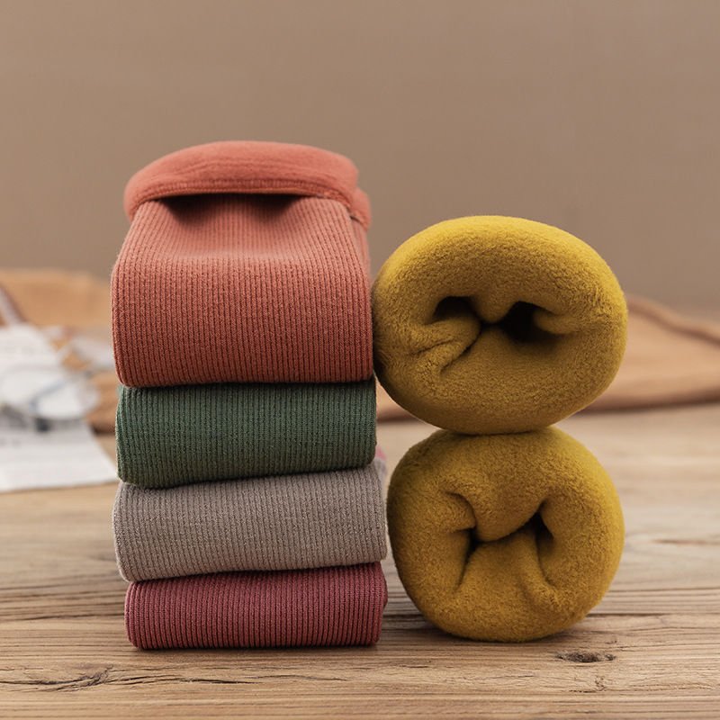 5 Pairs Women's Solid Fuzzy Thermal Mid Tube Floor Socks - Image 3