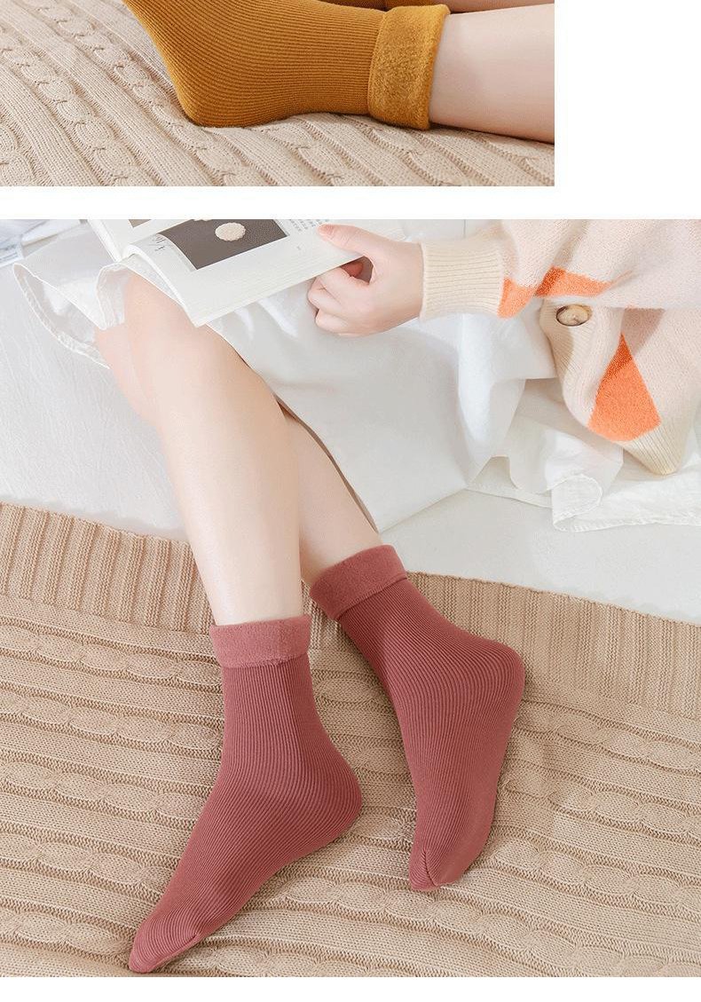 5 Pairs Women's Solid Fuzzy Thermal Mid Tube Floor Socks - Image 22