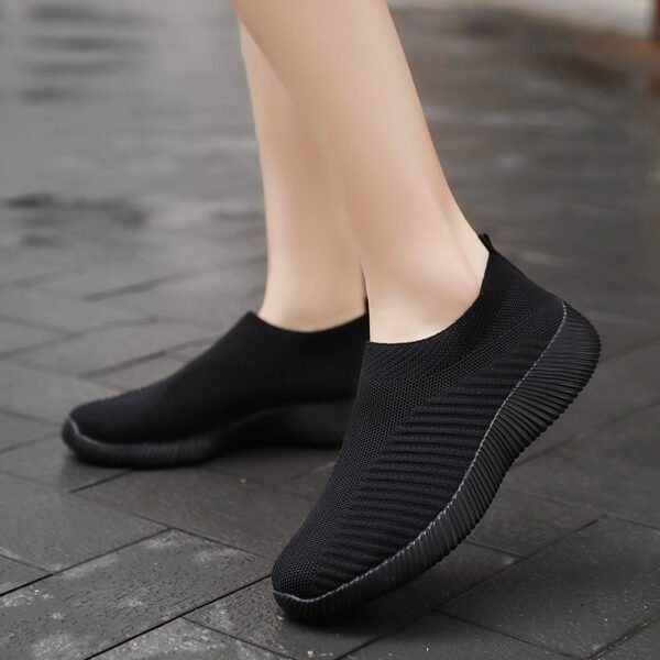 Women's Casual Sneakers, Lightweight Soft Bottom Running Shoes, Breathable Slip-on Walking Shoes plus size - Image 2
