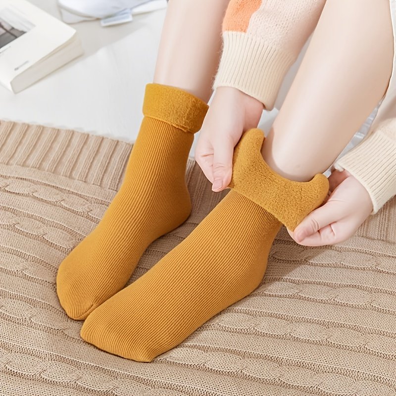 5 Pairs Women's Solid Fuzzy Thermal Mid Tube Floor Socks - Image 5